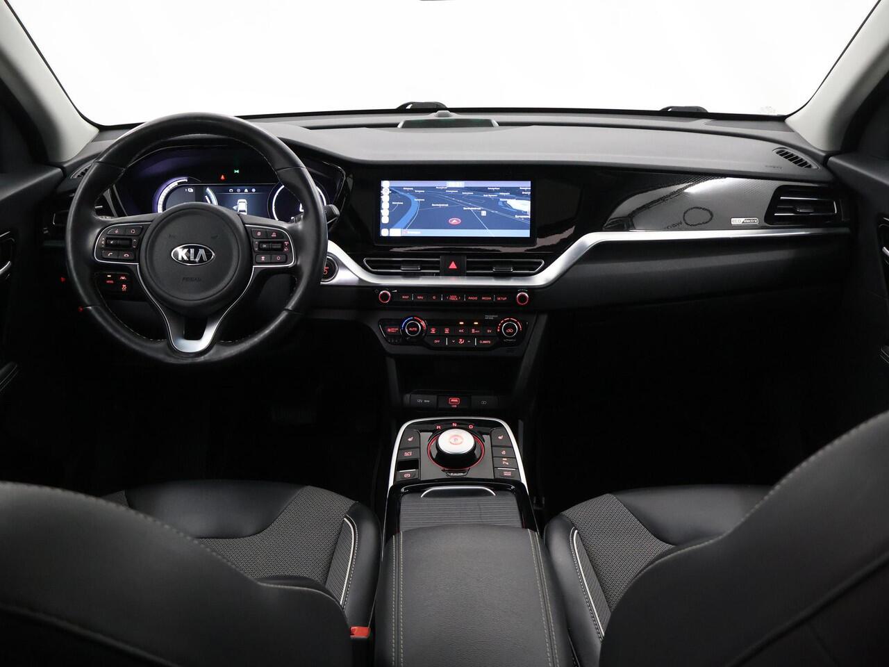 KIA e-Niro DynamicPlusLine 64 kWh | Trekhaak | Panoramadak | Stoel/Stuurwielverwarming | Adaptieve Cruise Control | Keyless Go | LED Koplampen |