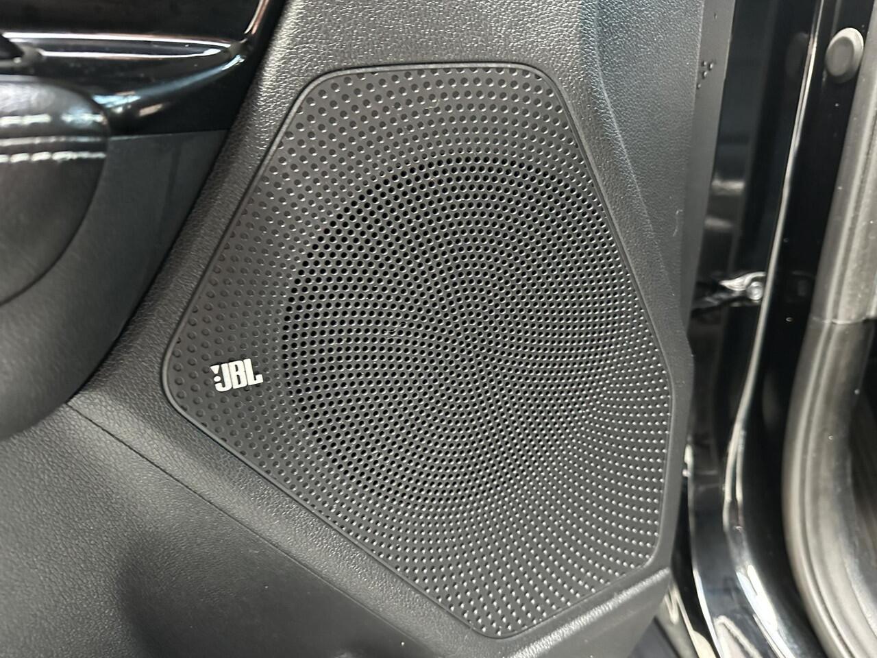 KIA e-Niro ExecutiveLine 64 kWh 1e eigenaar, BTW auto, dealeronderhouden