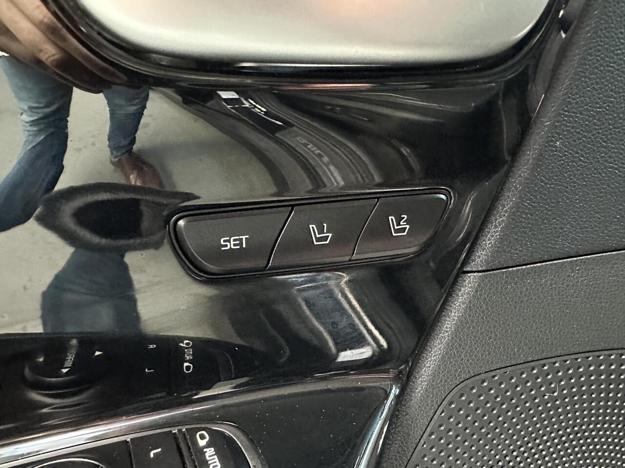 KIA e-Niro ExecutiveLine 64 kWh 1e eigenaar, BTW auto, dealeronderhouden