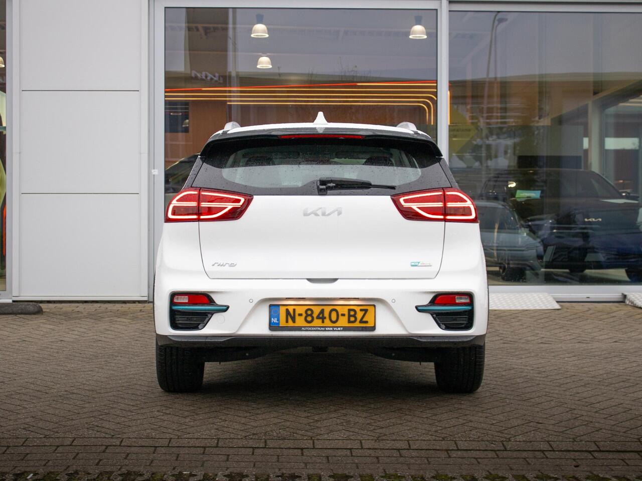 KIA e-Niro DynamicLine 64 kWh | Keyless | Camera | Navigatie | Carplay | DAB+ |