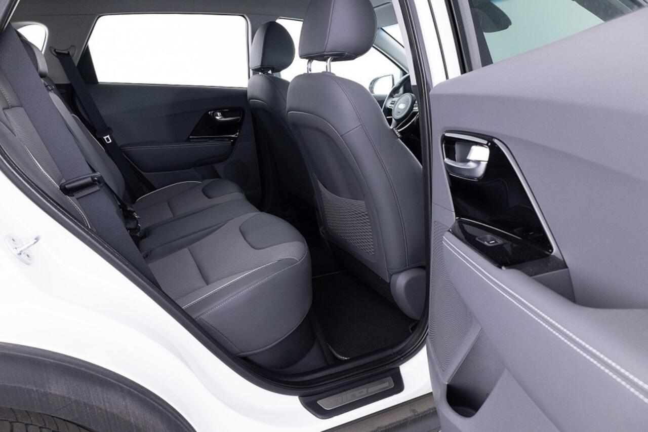 KIA e-Niro DynamicPlusLine 64 kWh | JBL Audio | 3 Fase | Half LEDER | NAVI | ECC | Full LED