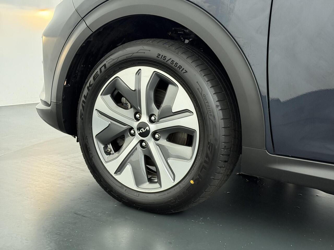 KIA e-Niro Edition 64 kWh 3-fase lader | SOH 94% |1e eigenaar | Origineel Nederlands | Dealeronderhouden | Stoel + stuur verwarming |Rijklaar prijs met garantie!