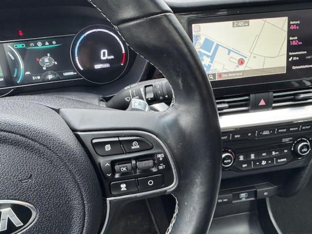 KIA e-Niro DYNAMICPLUSLINE 64KWH SOH 100%/3 FASE LADEN/ODAK/ACARPLAY/NAV/FABRIEKSGARANTIE