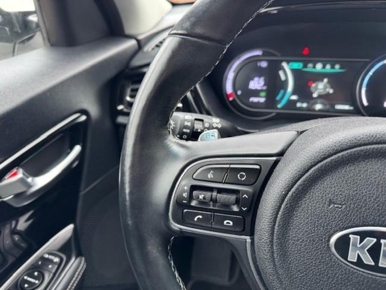 KIA e-Niro DYNAMICPLUSLINE 64KWH SOH 100%/3 FASE LADEN/ODAK/ACARPLAY/NAV/FABRIEKSGARANTIE