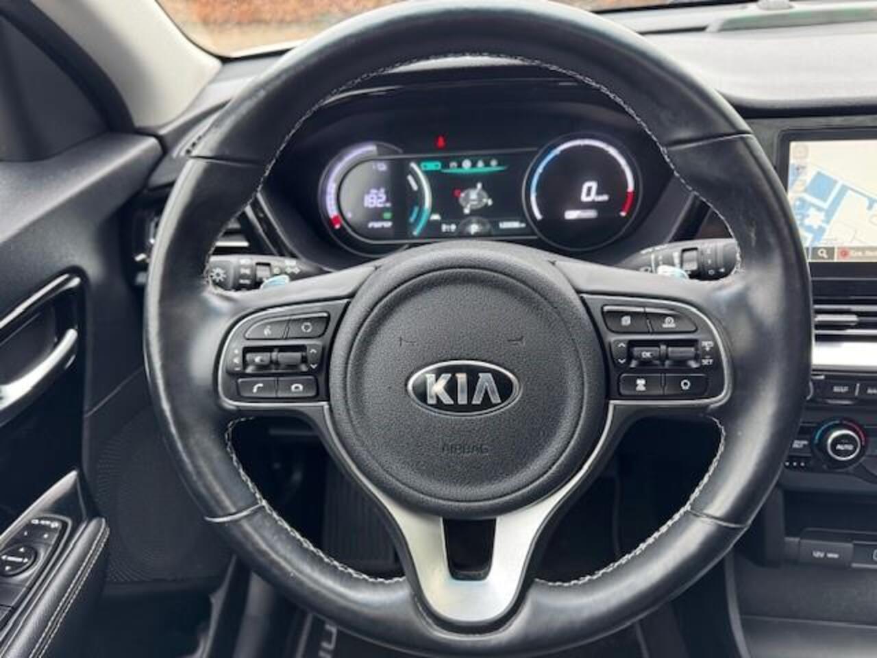 KIA e-Niro DYNAMICPLUSLINE 64KWH SOH 100%/3 FASE LADEN/ODAK/ACARPLAY/NAV/FABRIEKSGARANTIE