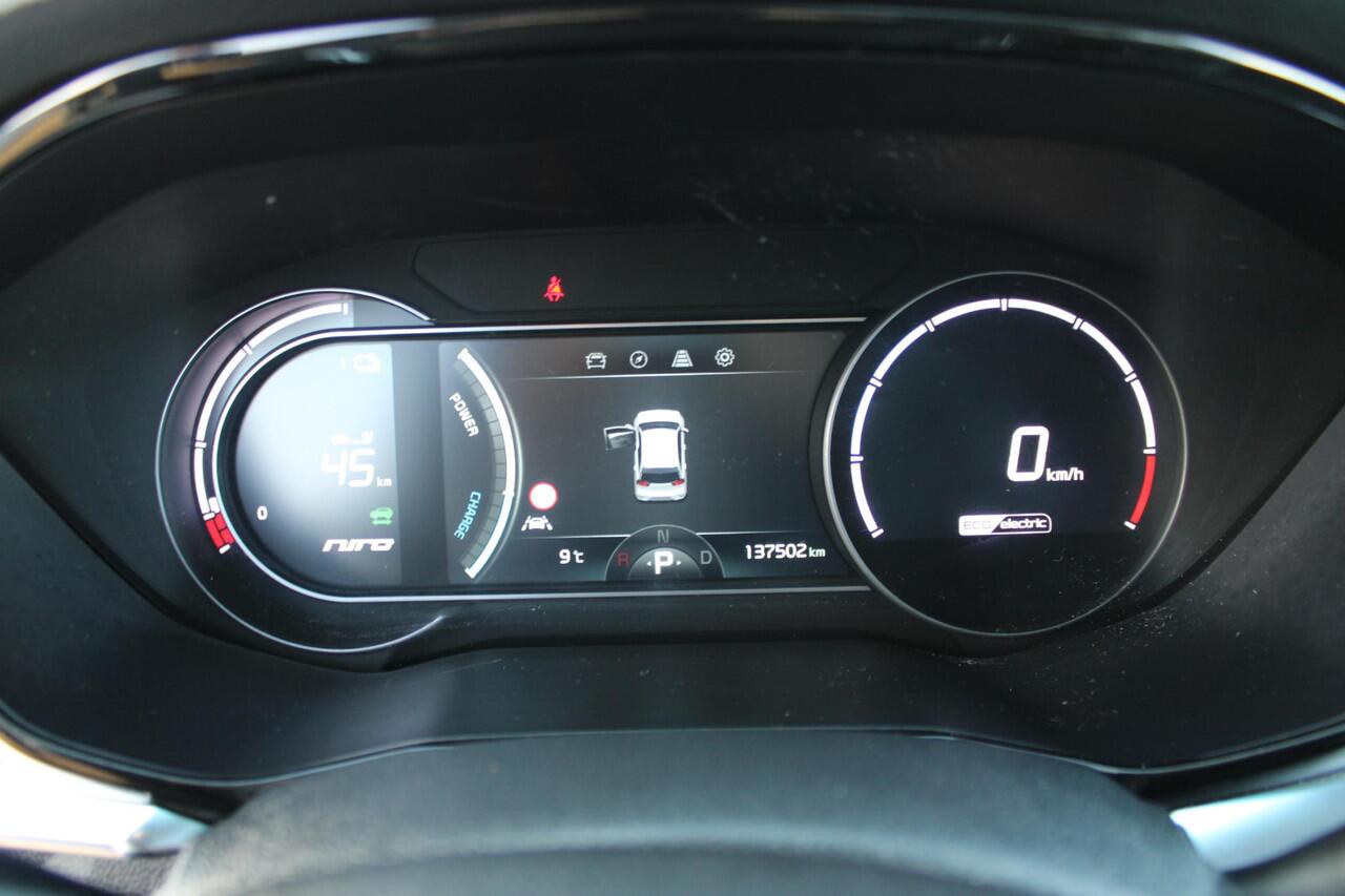 KIA e-Niro ExecutiveLine 64 kWh Stuur + stoel verwaming / Navigatie / Leder / Camera