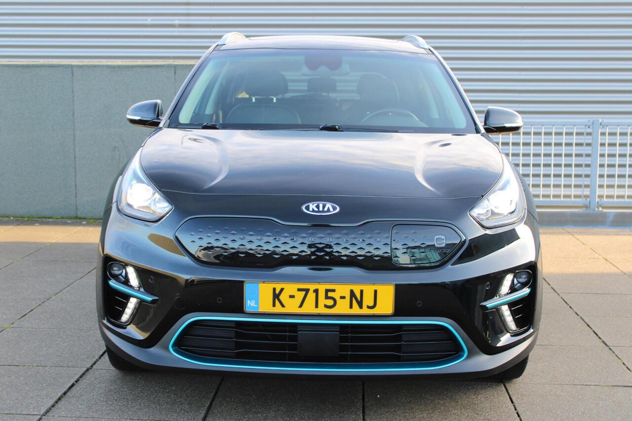KIA e-Niro ExecutiveLine 64 kWh Stuur + stoel verwaming / Navigatie / Leder / Camera