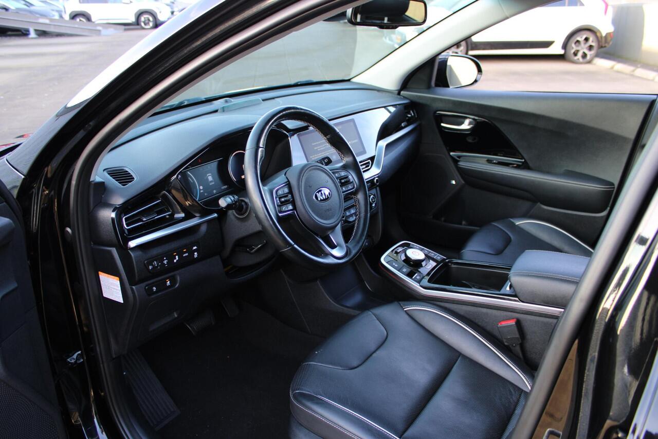 KIA e-Niro ExecutiveLine 64 kWh Stuur + stoel verwaming / Navigatie / Leder / Camera