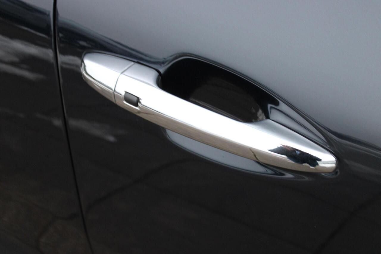 KIA e-Niro DynamicPlusLine 64 kWh Navigatie / Stuur+Stoel verwarming / Camera