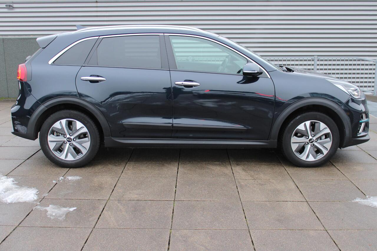 KIA e-Niro DynamicPlusLine 64 kWh Navigatie / Stuur+Stoel verwarming / Camera