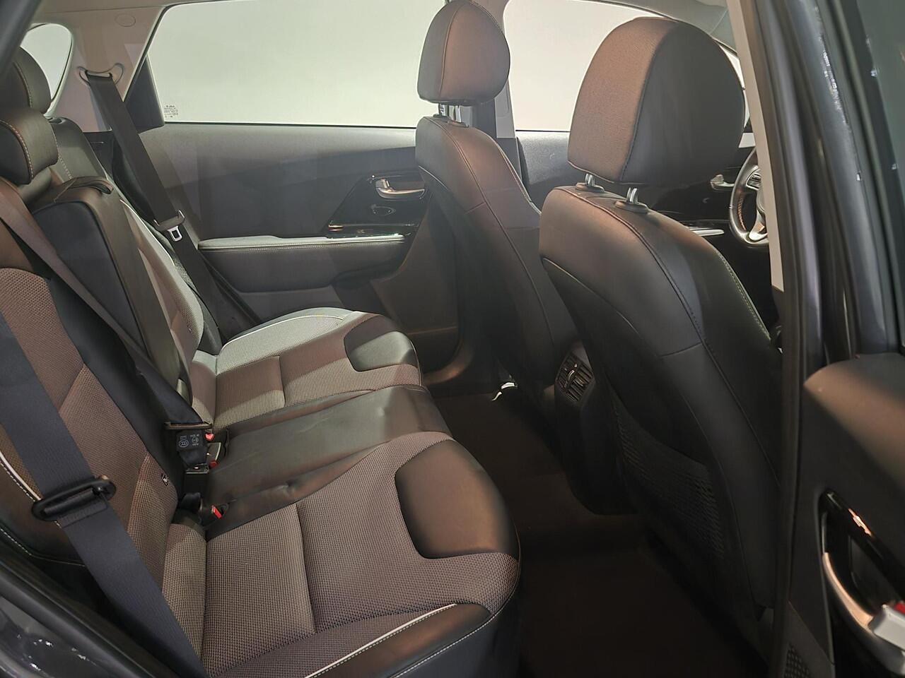 KIA e-Niro DynamicLine 64 kWh SOH 94,7% | Navigatie | Achteruitrijcamera