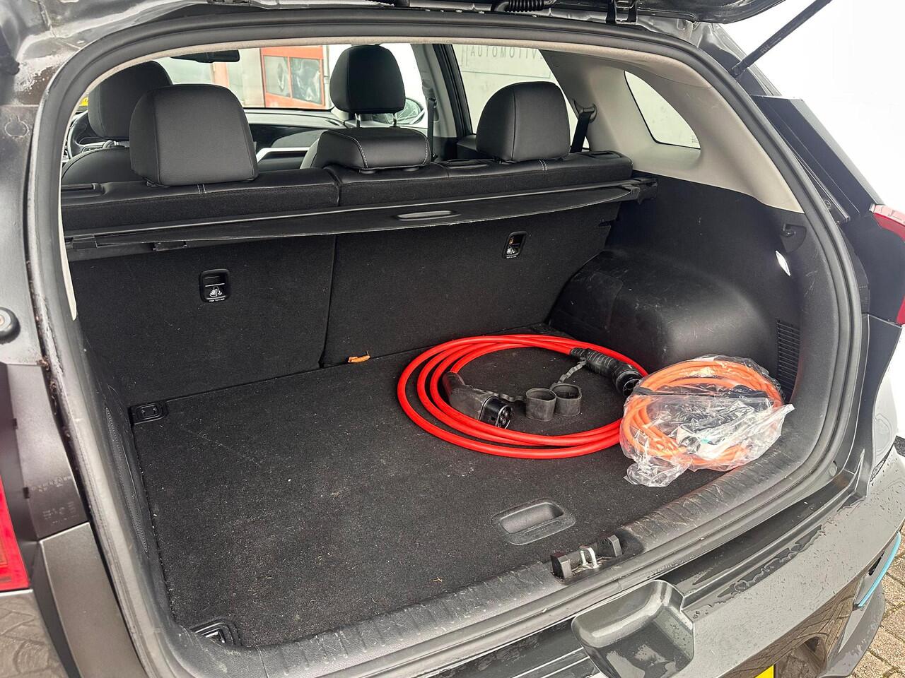 KIA e-Niro ExecutiveLine 64 kWh NL-AUTO | LEDER | PANODAK | 3 FASE