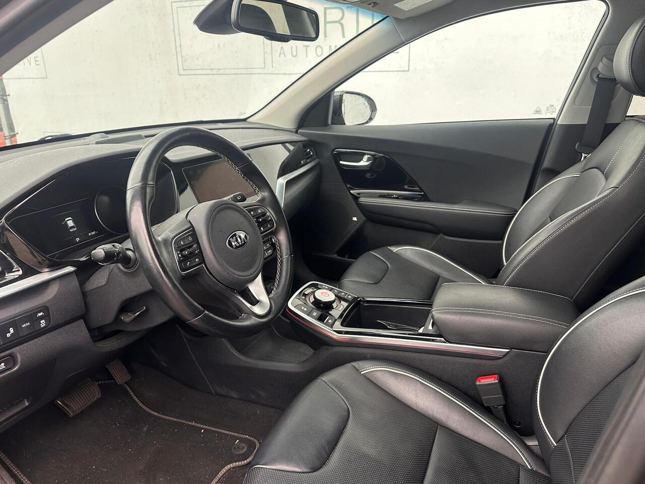 KIA e-Niro ExecutiveLine 64 kWh NL-AUTO | LEDER | PANODAK | 3 FASE