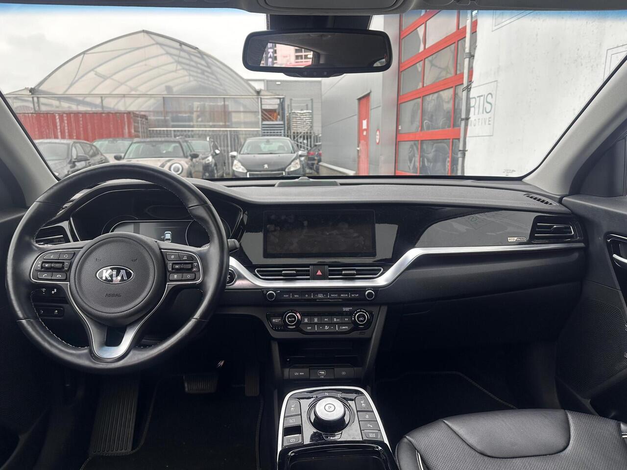 KIA e-Niro ExecutiveLine 64 kWh NL-AUTO | LEDER | PANODAK | 3 FASE