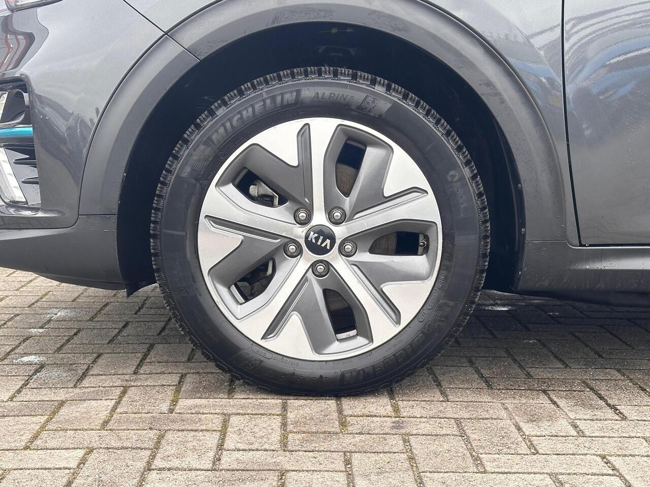 KIA e-Niro ExecutiveLine 64 kWh NL-AUTO | LEDER | PANODAK | 3 FASE