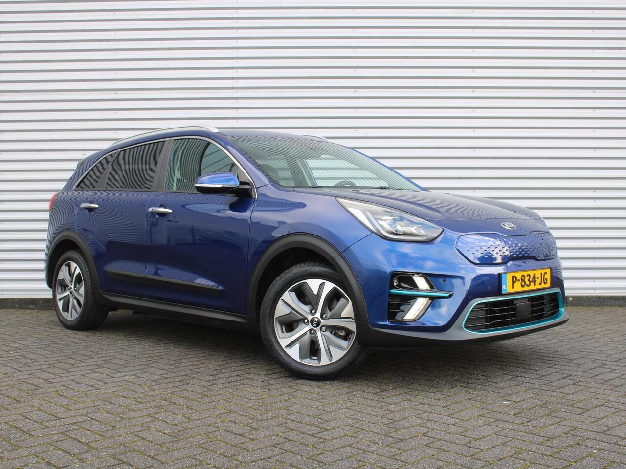 KIA e-Niro Executiveline 64 kWh | Warmtepomp | Stuur- / stoelverwarming + ventilatie | Elek. stoelverstelling | Camera | Cruise adapt. | Leer | 17" LM |