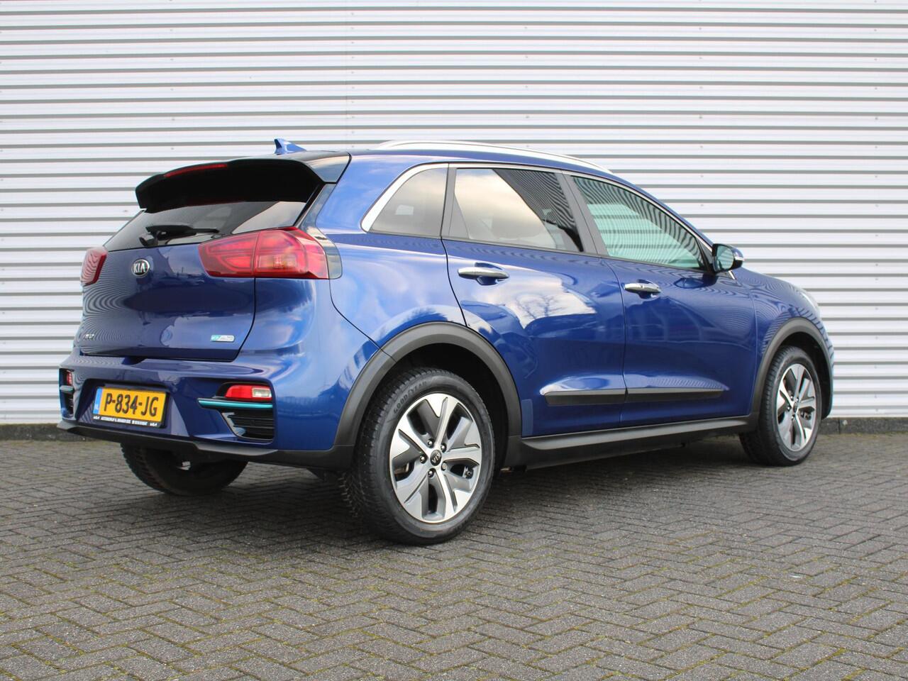 KIA e-Niro Executiveline 64 kWh | Warmtepomp | Stuur- / stoelverwarming + ventilatie | Elek. stoelverstelling | Camera | Cruise adapt. | Leer | 17" LM |