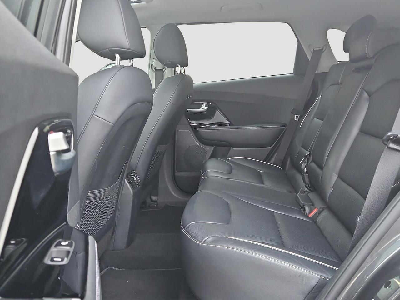 KIA e-Niro ExecutiveLine 64 kWh | Full Option | Leder | Stoelverwarming & Verkoeling | JBL | Memory Seats |