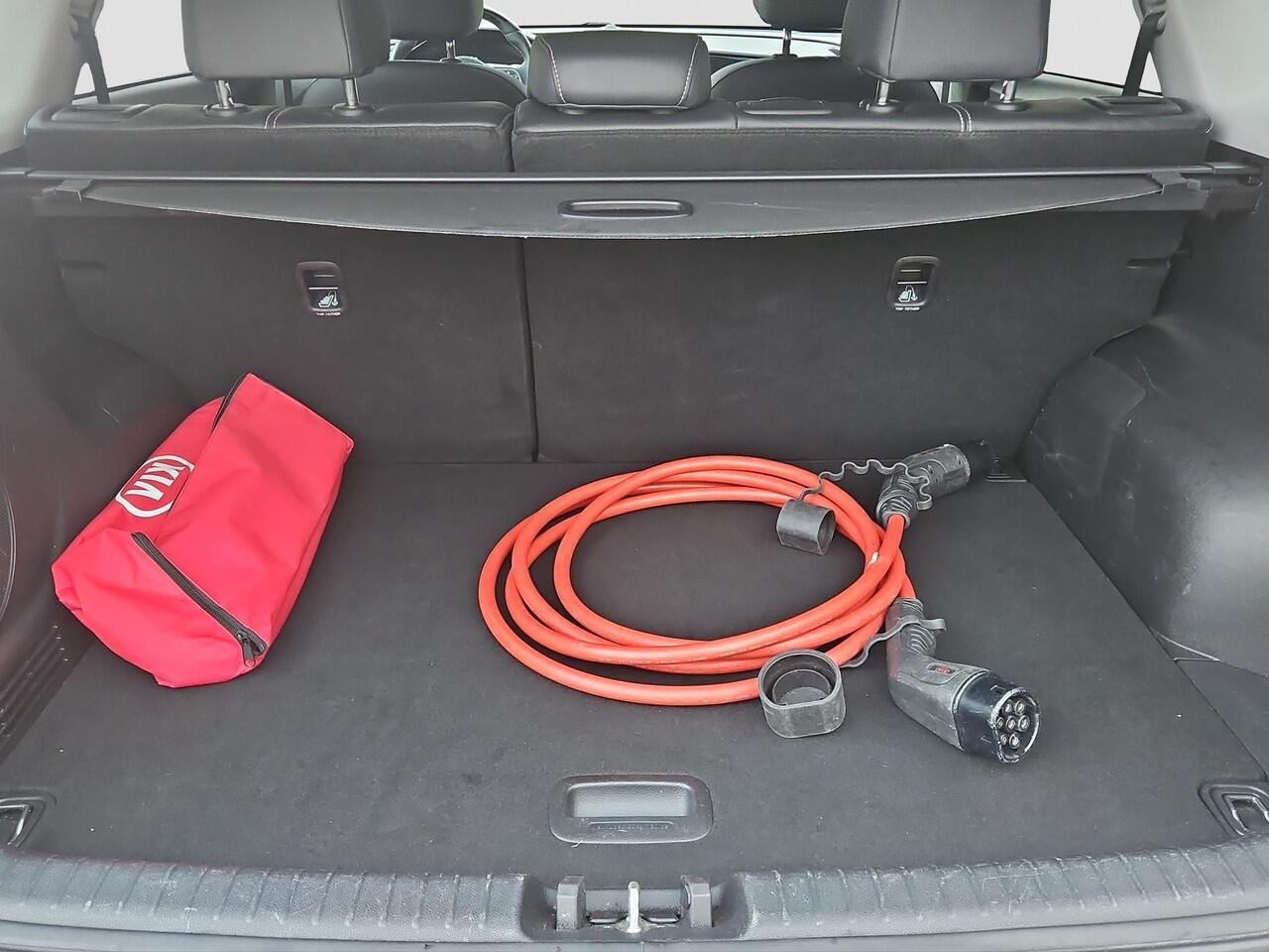 KIA e-Niro ExecutiveLine 64 kWh | Full Option | Leder | Stoelverwarming & Verkoeling | JBL | Memory Seats |