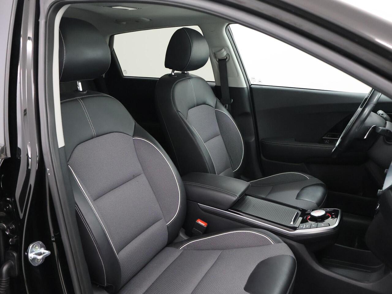 KIA e-Niro DynamicPlusLine 64 kWh | Panoramadak | Stoel/Stuurwielverwarming | Adaptieve Cruise Control | Keyless Go | LED Koplampen |