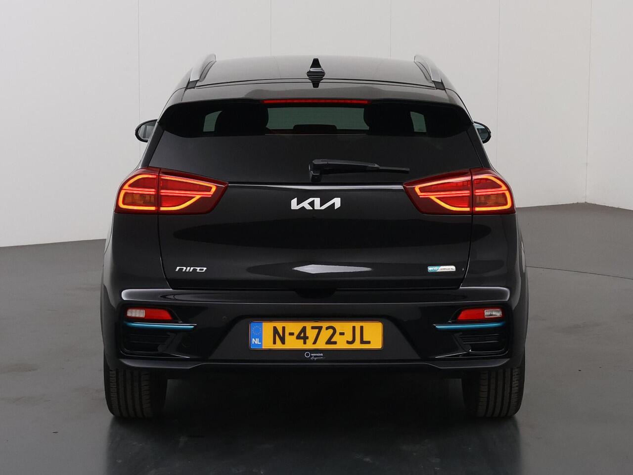 KIA e-Niro DynamicPlusLine 64 kWh | Panoramadak | Stoel/Stuurwielverwarming | Adaptieve Cruise Control | Keyless Go | LED Koplampen |