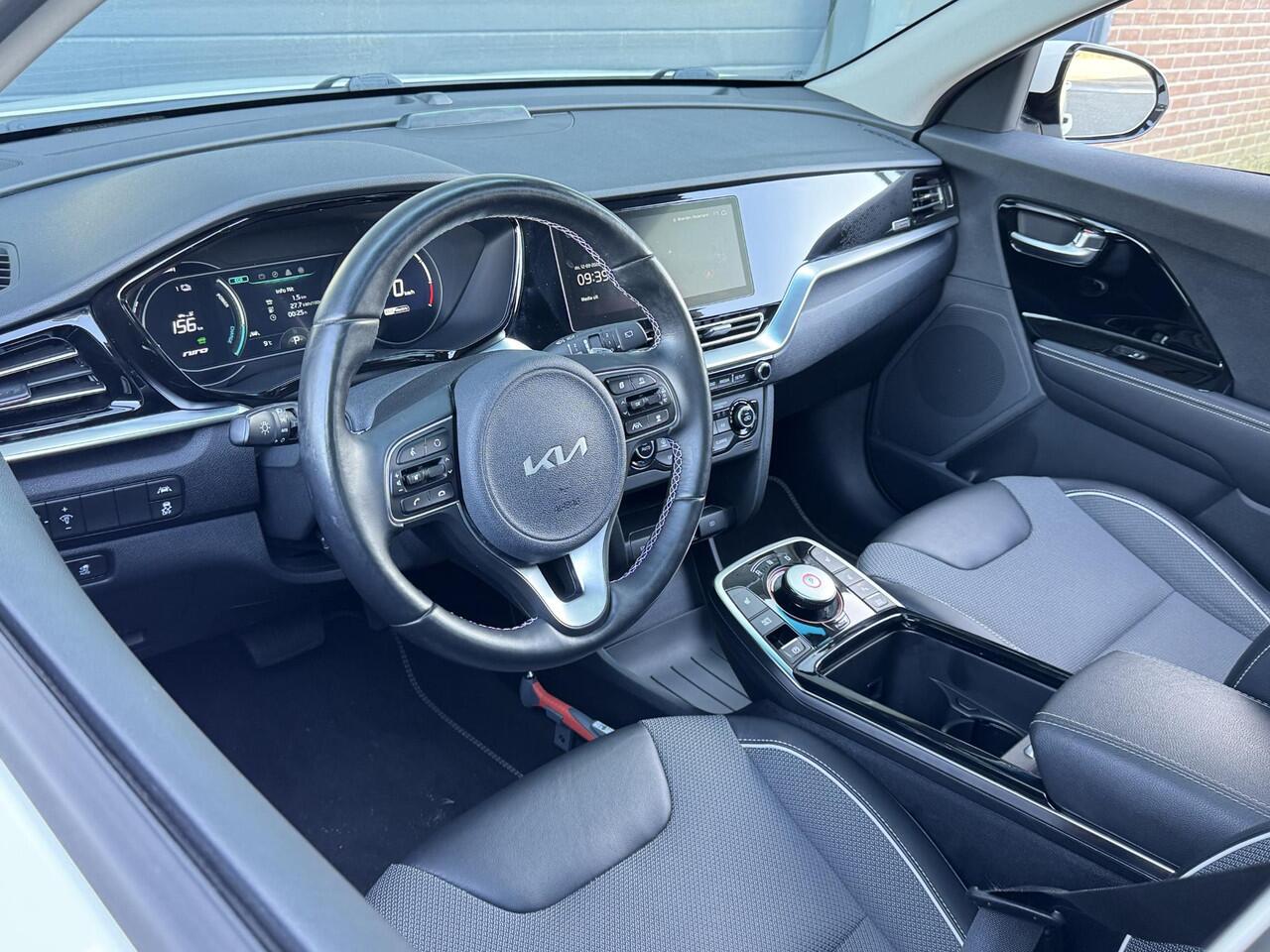 KIA e-Niro DYNAMICPLUSLINE 64 KWH I TREKHAAK I 100% SOH I 3-FASE I APPLE CARPLAY I P-CAMERA I ADAPTIVE CRUISE CONTROL