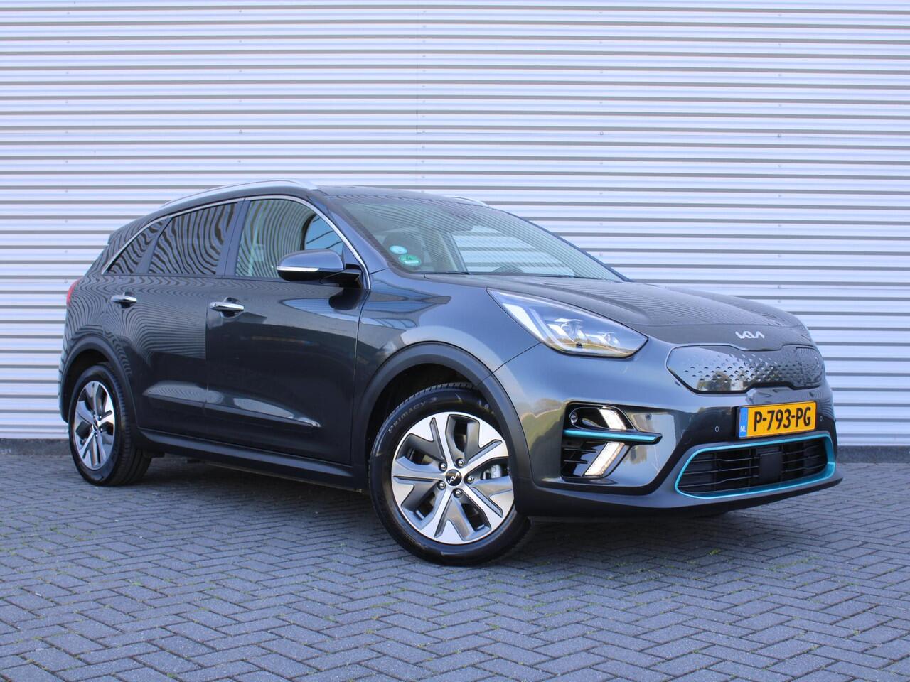 KIA e-Niro DynamicPlusLine 64 kWh | Trekhaak | Schuif-/kanteldak | 3 Fase | Stuur-/stoelverwarming | Camera | Cruise adapt. | 17" LM | Clima | BTW auto |