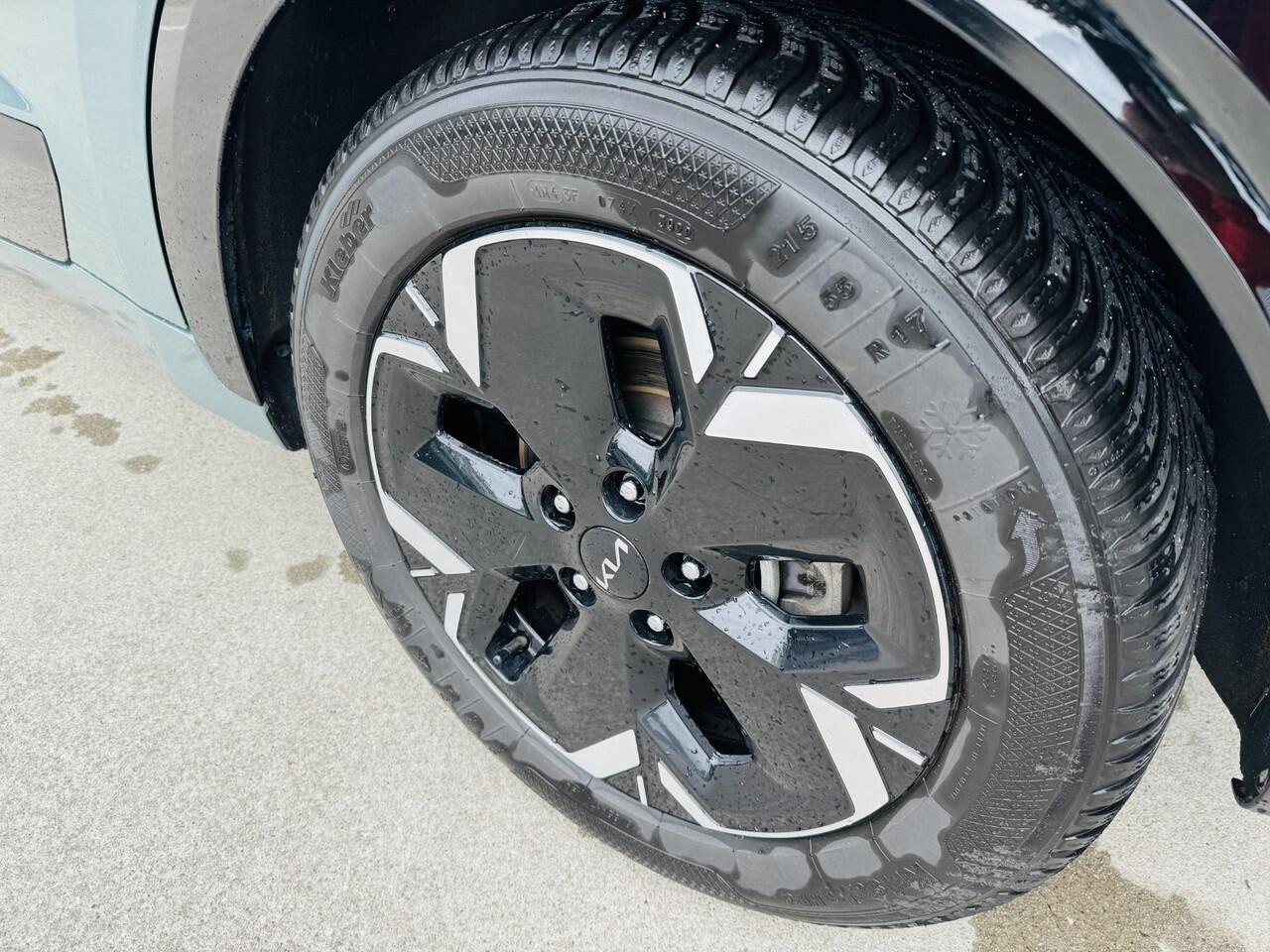 KIA e-Niro EV DynamicPlusLine 64.8 kWh GERESERVEERD ! Trekhaak | NW geleverd & onderhouden