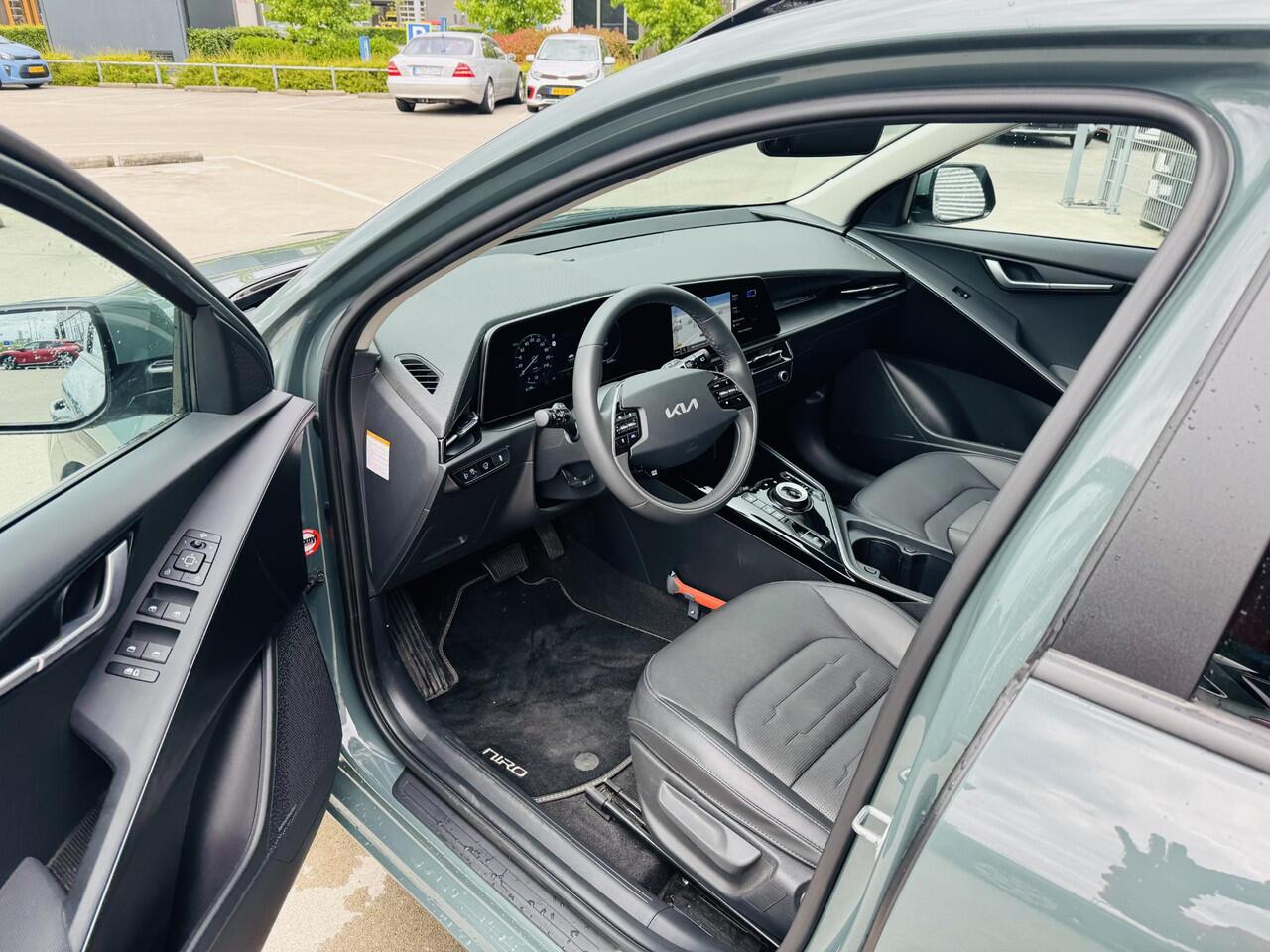 KIA e-Niro EV DynamicPlusLine 64.8 kWh GERESERVEERD ! Trekhaak | NW geleverd & onderhouden