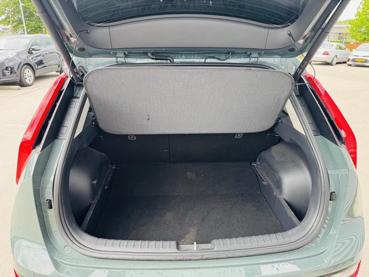 KIA e-Niro EV DynamicPlusLine 64.8 kWh GERESERVEERD ! Trekhaak | NW geleverd & onderhouden