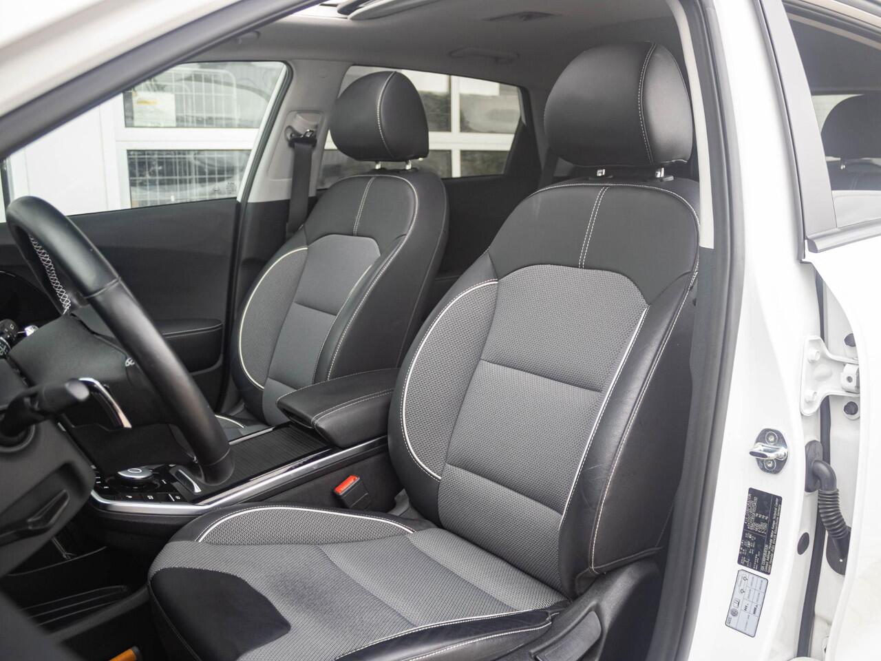 KIA e-Niro DynamicPlusLine 64 kWh l Stoel verwarming l Stuurwiel verwarming l 3 Fase l Trekhaak