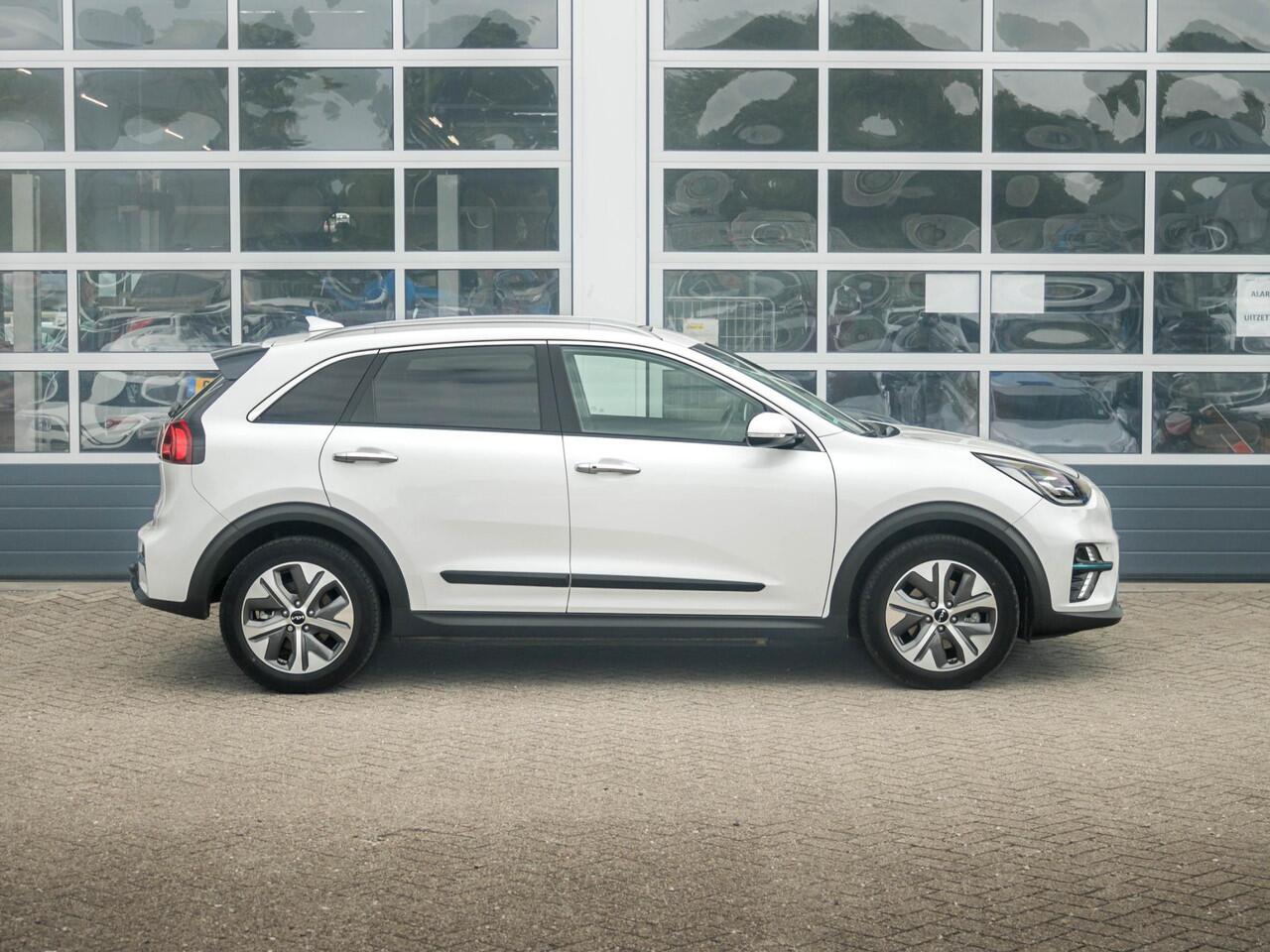 KIA e-Niro DynamicPlusLine 64 kWh l Stoel verwarming l Stuurwiel verwarming l 3 Fase l Trekhaak