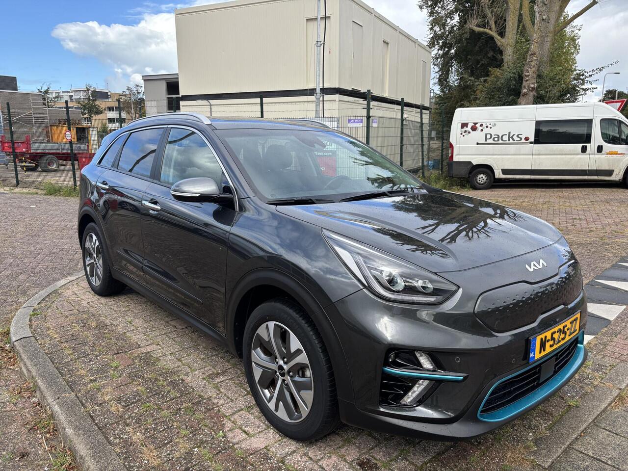KIA e-Niro ExecutiveLine 64 kWh Navi/Camera/Open Dak/Lederen bekleding/GEEN AFLEVERKOSTEN