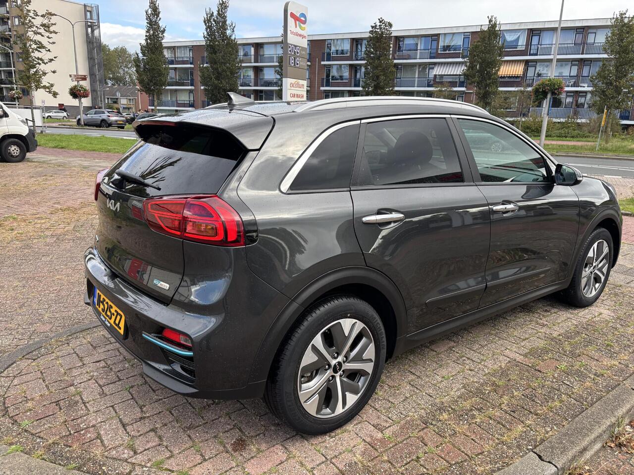 KIA e-Niro ExecutiveLine 64 kWh Navi/Camera/Open Dak/Lederen bekleding/GEEN AFLEVERKOSTEN