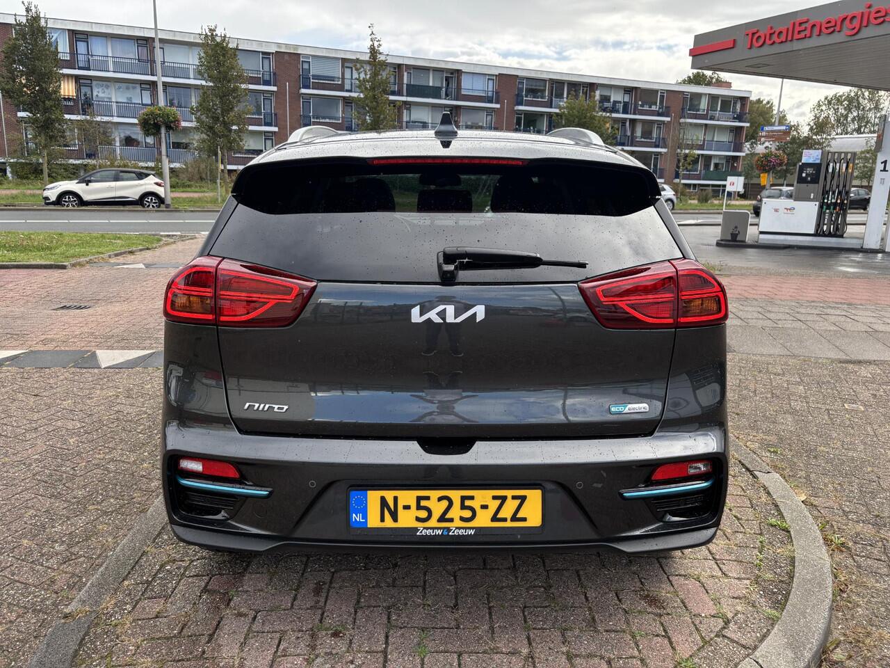 KIA e-Niro ExecutiveLine 64 kWh Navi/Camera/Open Dak/Lederen bekleding/GEEN AFLEVERKOSTEN