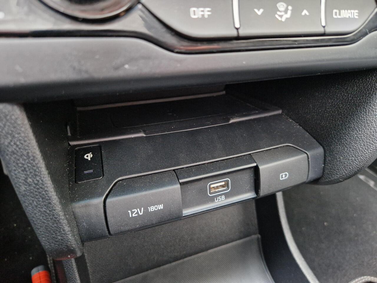 KIA e-Niro ExecutiveLine 64 kWh | 1e Eigenaar | Open Dak | LED | RMC Trekhaak | JBL | Stoelventilatie |