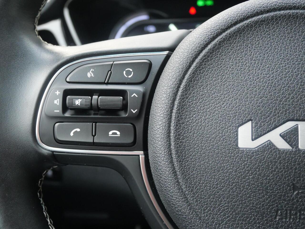 KIA e-Niro DynamicPlusLine 64 kWh | Trekhaak | Cruise | Clima | Camera | Carplay | Keyless | Navi | Stoel-stuurverwarming |