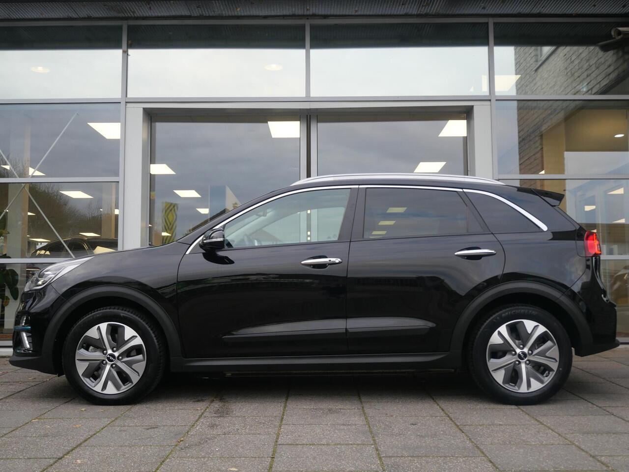 KIA e-Niro DynamicPlusLine 64 kWh | Trekhaak | Cruise | Clima | Camera | Carplay | Keyless | Navi | Stoel-stuurverwarming |