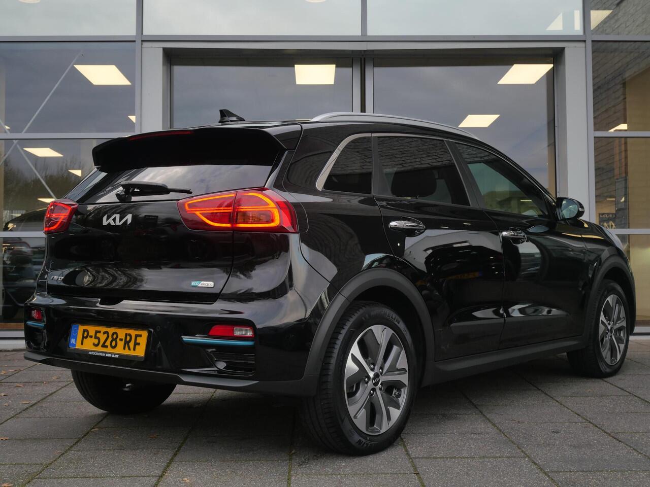 KIA e-Niro DynamicPlusLine 64 kWh | Trekhaak | Cruise | Clima | Camera | Carplay | Keyless | Navi | Stoel-stuurverwarming |