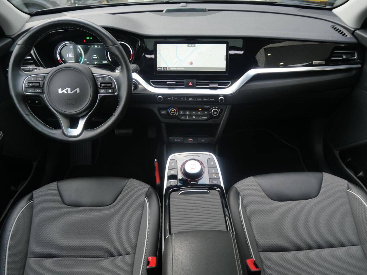 KIA e-Niro DynamicPlusLine 64 kWh | Trekhaak | Cruise | Clima | Camera | Carplay | Keyless | Navi | Stoel-stuurverwarming |