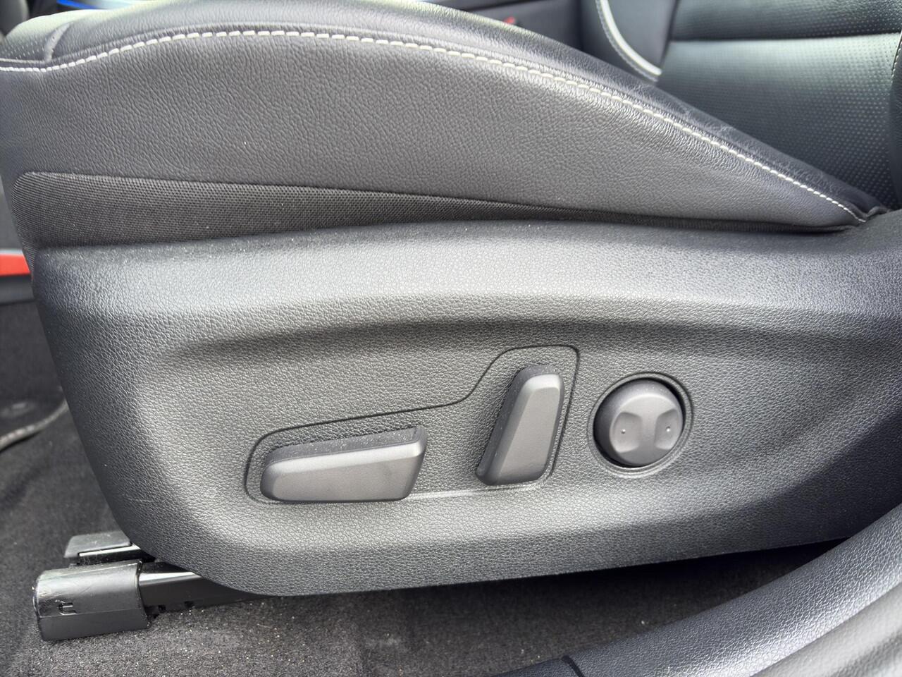 KIA e-Niro ExecutiveLine 64 kWh Automaat | Stoelverkoeling & Verwarming | Camera | Cruise | Leder | Sensoren |