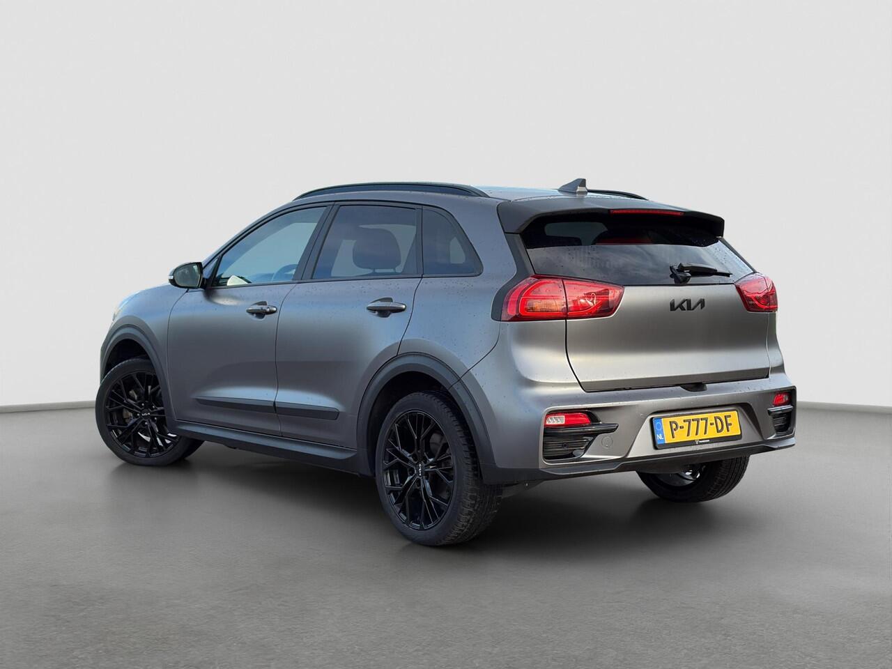 KIA e-Niro ExecutiveLine 64 kWh Automaat | Stoelverkoeling & Verwarming | Camera | Cruise | Leder | Sensoren |