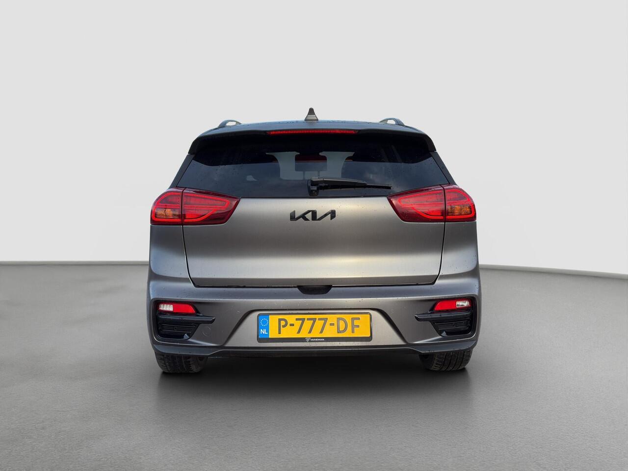 KIA e-Niro ExecutiveLine 64 kWh Automaat | Stoelverkoeling & Verwarming | Camera | Cruise | Leder | Sensoren |