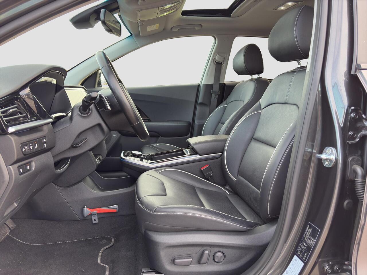 KIA e-Niro ExecutiveLine 64 kWh Automaat | Stoelverkoeling & Verwarming | Camera | Cruise | Leder | Sensoren |