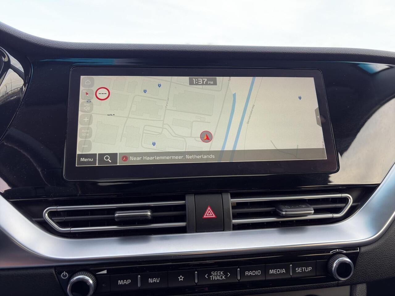 KIA e-Niro ExecutiveLine 64 kWh Automaat | Stoelverkoeling & Verwarming | Camera | Cruise | Leder | Sensoren |