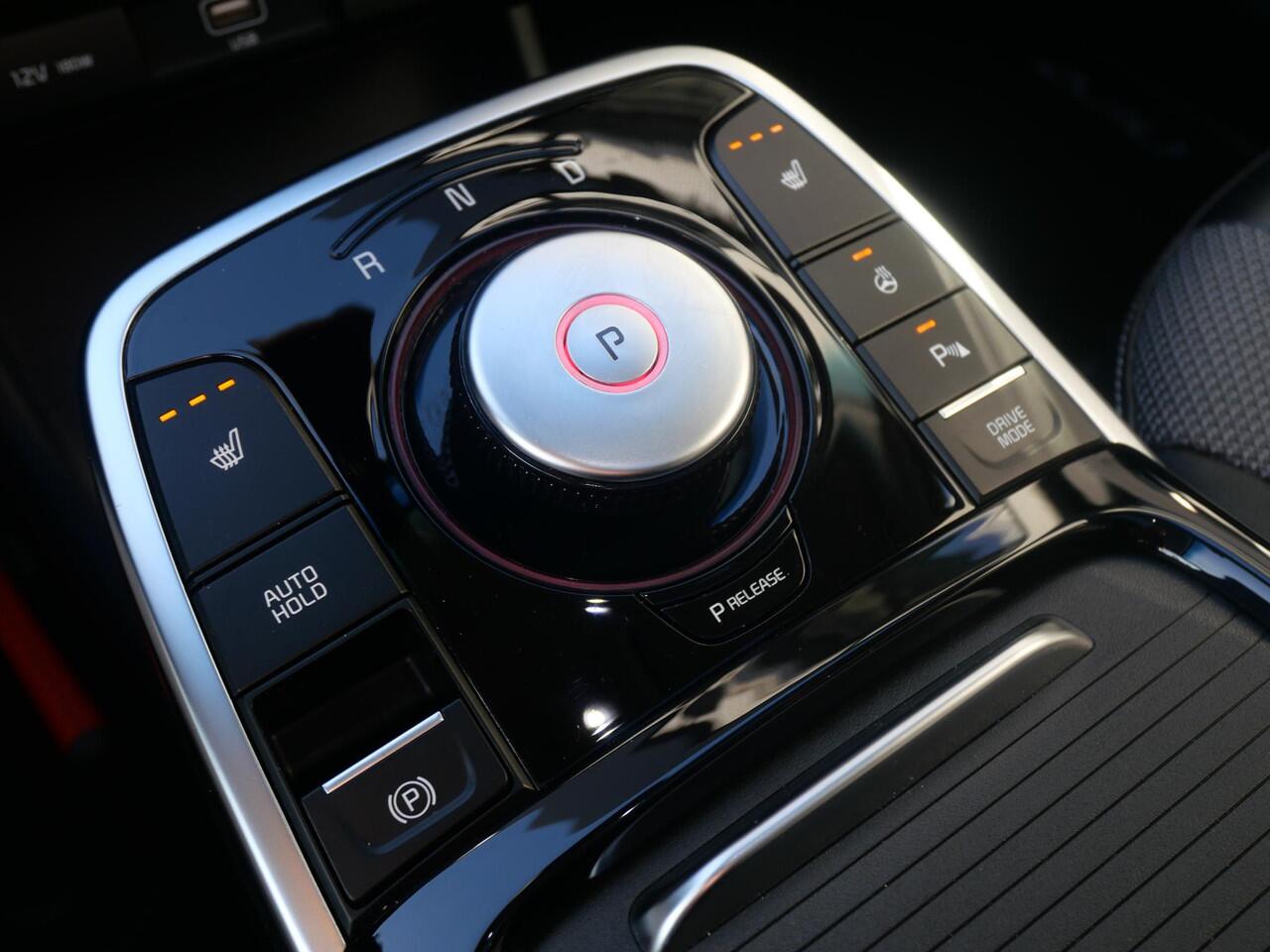 KIA e-Niro DynamicPlusLine 64 kWh | Cruise | Clima | Camera | Carplay | Navi | keyless | stoel-stuurverwarming | Schuif-kanteldak |