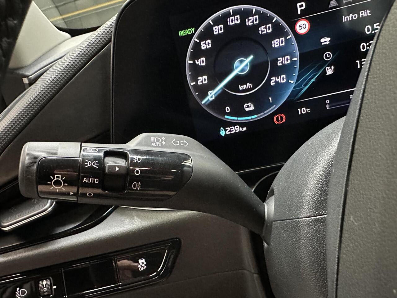 KIA e-Niro EV DynamicLine 64.8 kWh Dodehoekdetectie, Elektrische Stoelen, Adaptieve Cruisecontrol, Stoel en Stuurverwarming en meer!