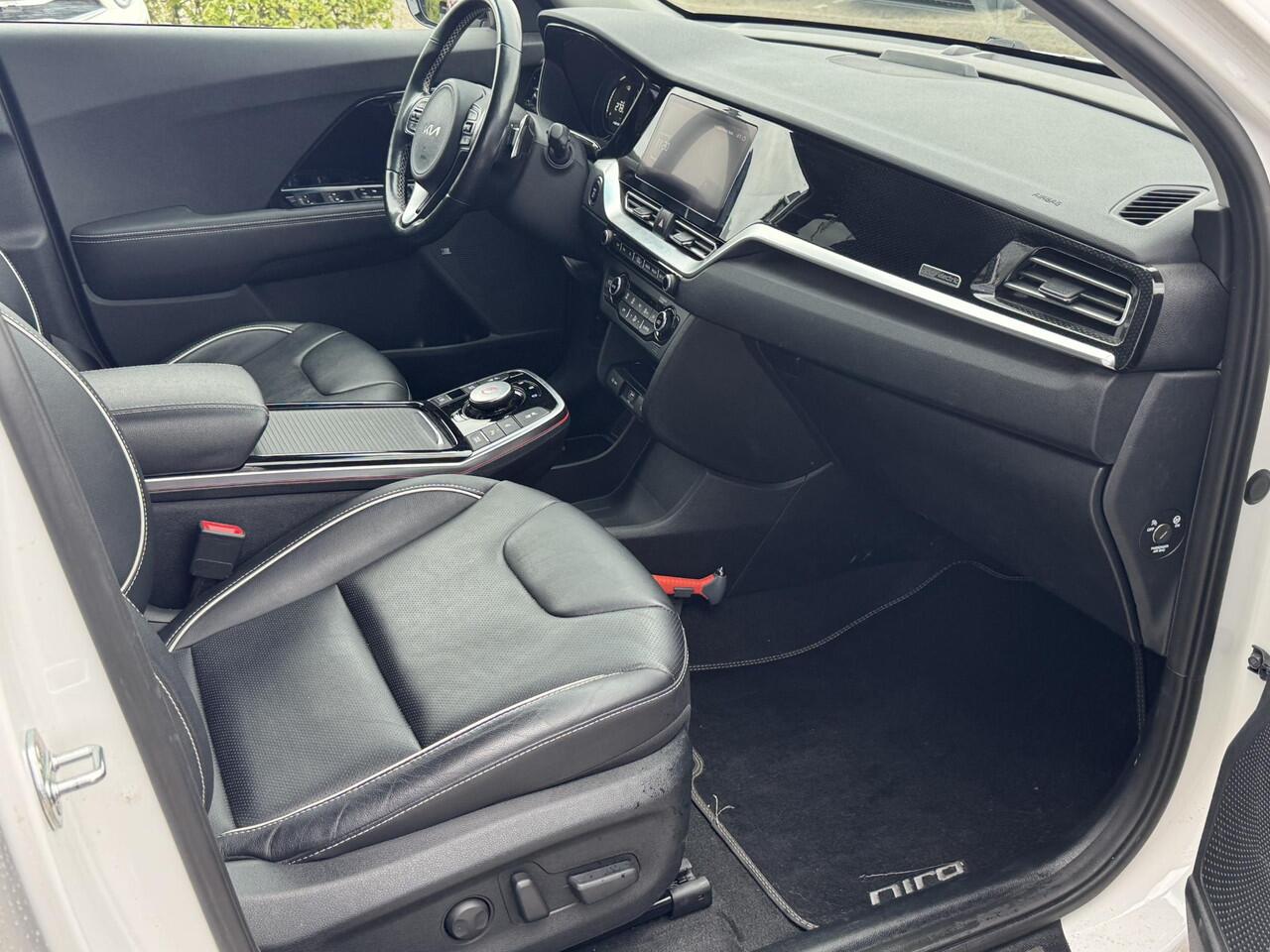 KIA e-Niro ExecutiveLine 64 kWh | Stoel en Stuurverwarming | Stoel Ventilatie | Warmtepomp | Schuif-/Kantel dak