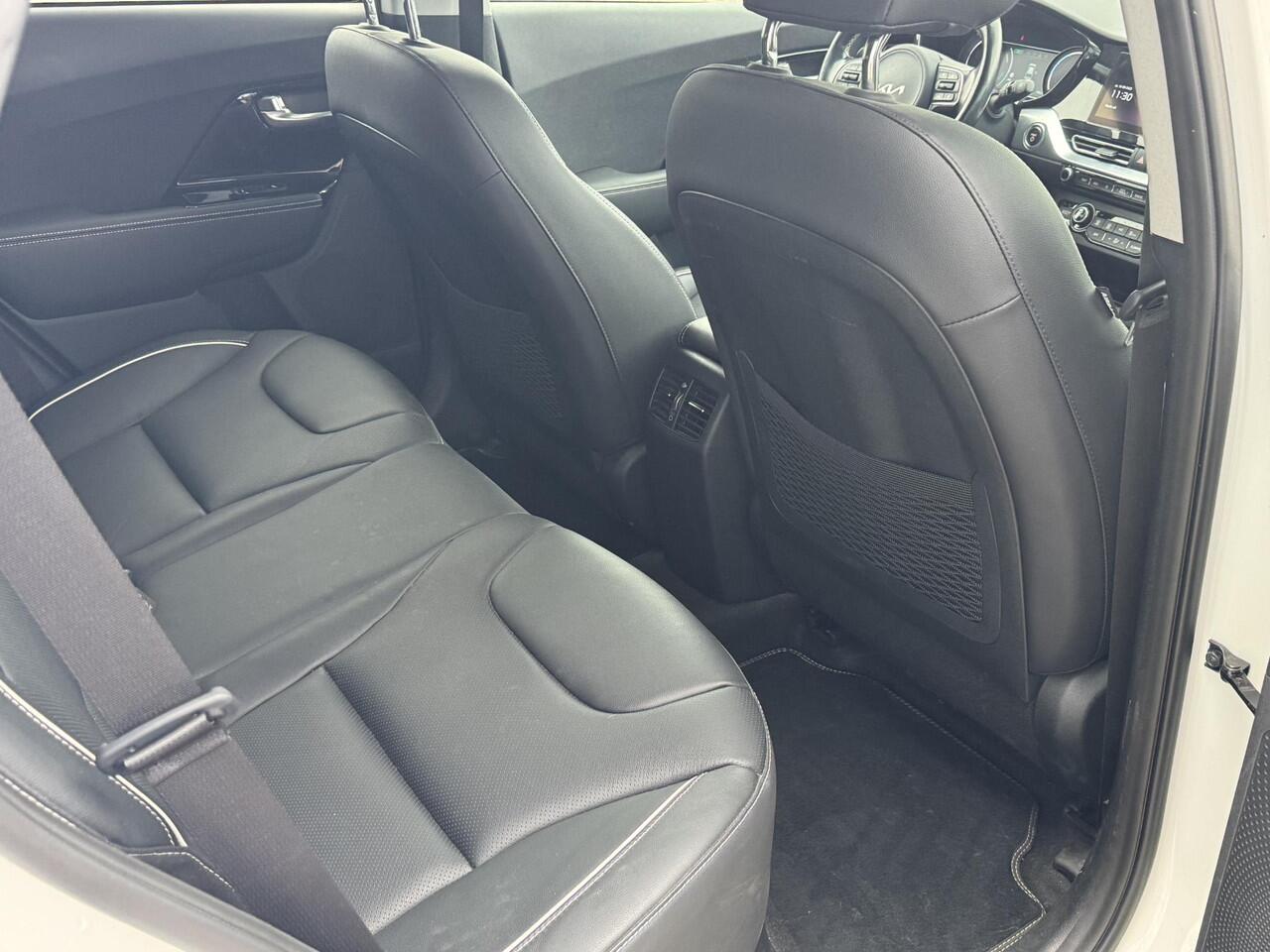 KIA e-Niro ExecutiveLine 64 kWh | Stoel en Stuurverwarming | Stoel Ventilatie | Warmtepomp | Schuif-/Kantel dak