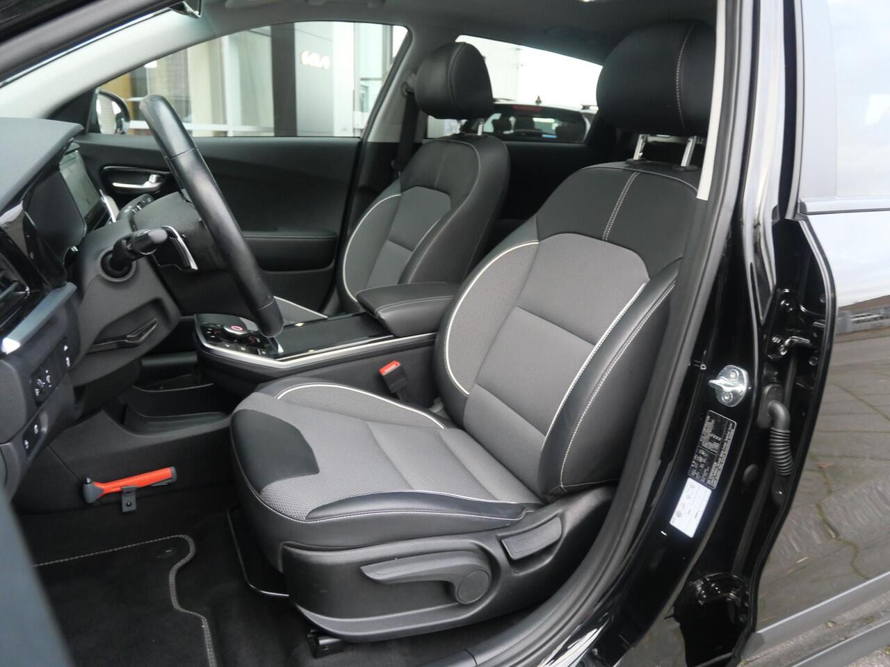 KIA e-Niro DynamicPlusLine 64 kWh | SOH 96,5% | 3Fase | Trekhaak | Cruise | Clima | Camera | Carplay | Keyless | Navi | Stoel-stuurverwarming |